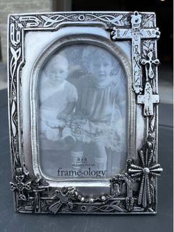 New 4x6 Silver Cross Picture Frame