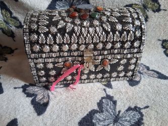 Decorative Metal Embossed Jewelry Box