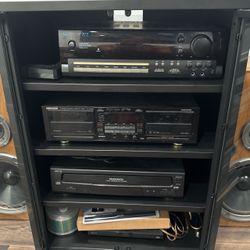 STEREO WITH VINTAGE TECHICS SPEAKERS 