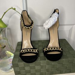 Women’s Sexy Black Heels W/ Gold Chain