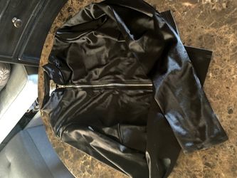 Black crop long sleeve