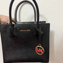 Black small Michael Kors purse