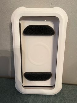 Protective case for your phone; it's almost new—I never used it.