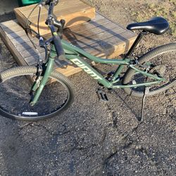 Giant XTC 24” Mountain Bike