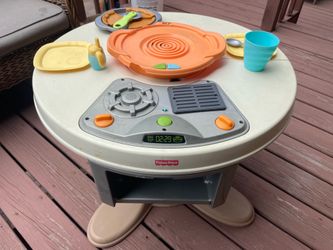 Fisher-Price 2-in-1 Kitchen w/grill converts to Table, toddler height adjustable