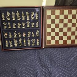 Danbury Mint Fantasy Of The Crystal Chess Set