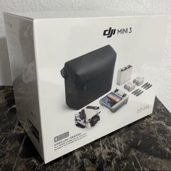 DJI - Mini 3 Fly More Combo Drone and Remote Control with Built-in Screen (DJI RC) - Gray 