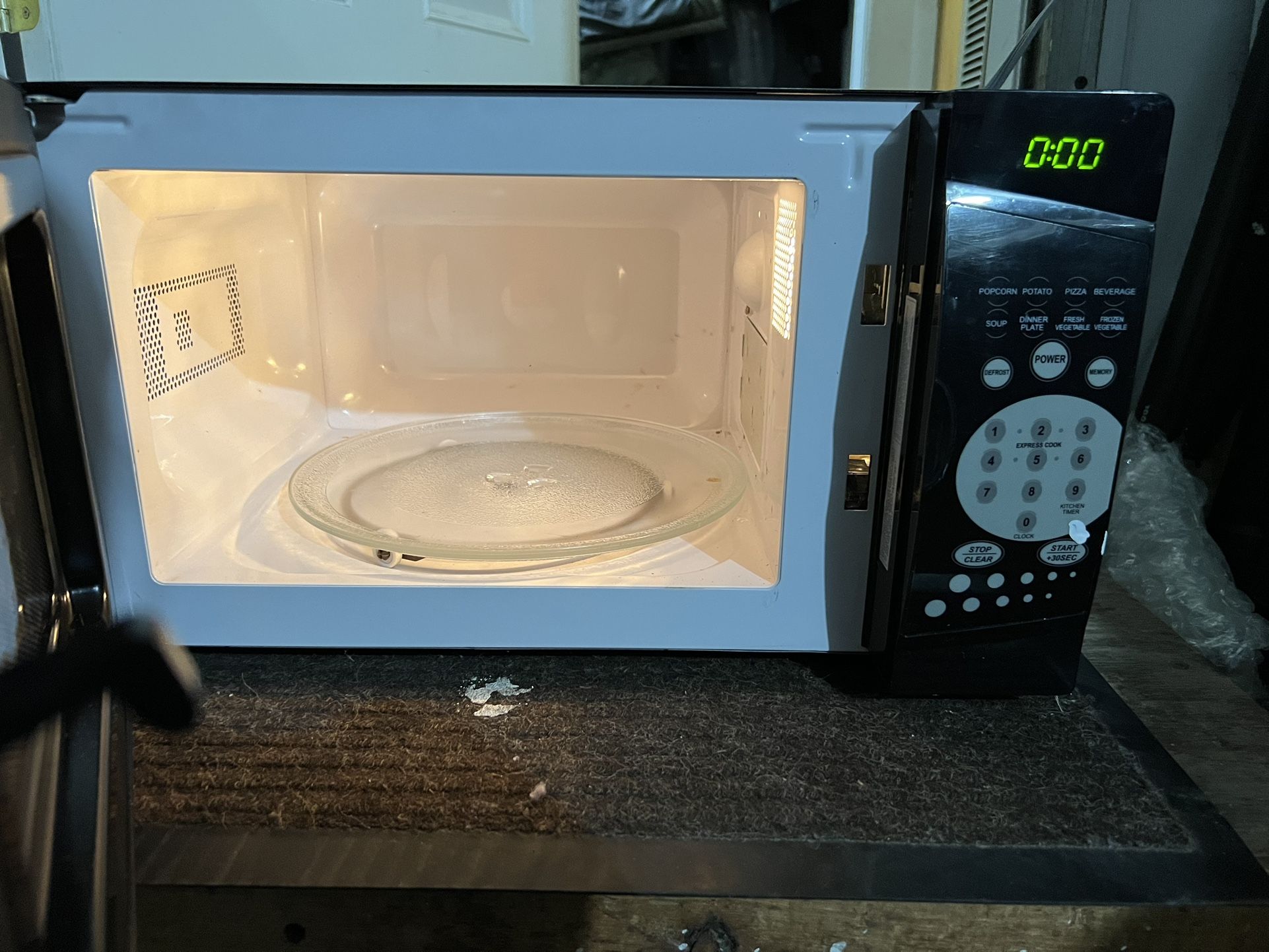 Magic Chef Countertop Microwave Oven