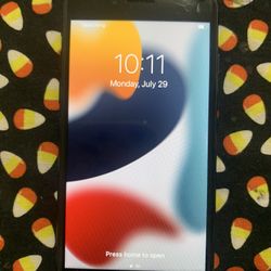 Apple iPhone 7 32GB Unlocked For Any Carrier Like New!