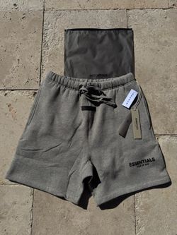 Essentials Fear of God Gray Sweat Shorts – Premium Comfort & Everyday Style
