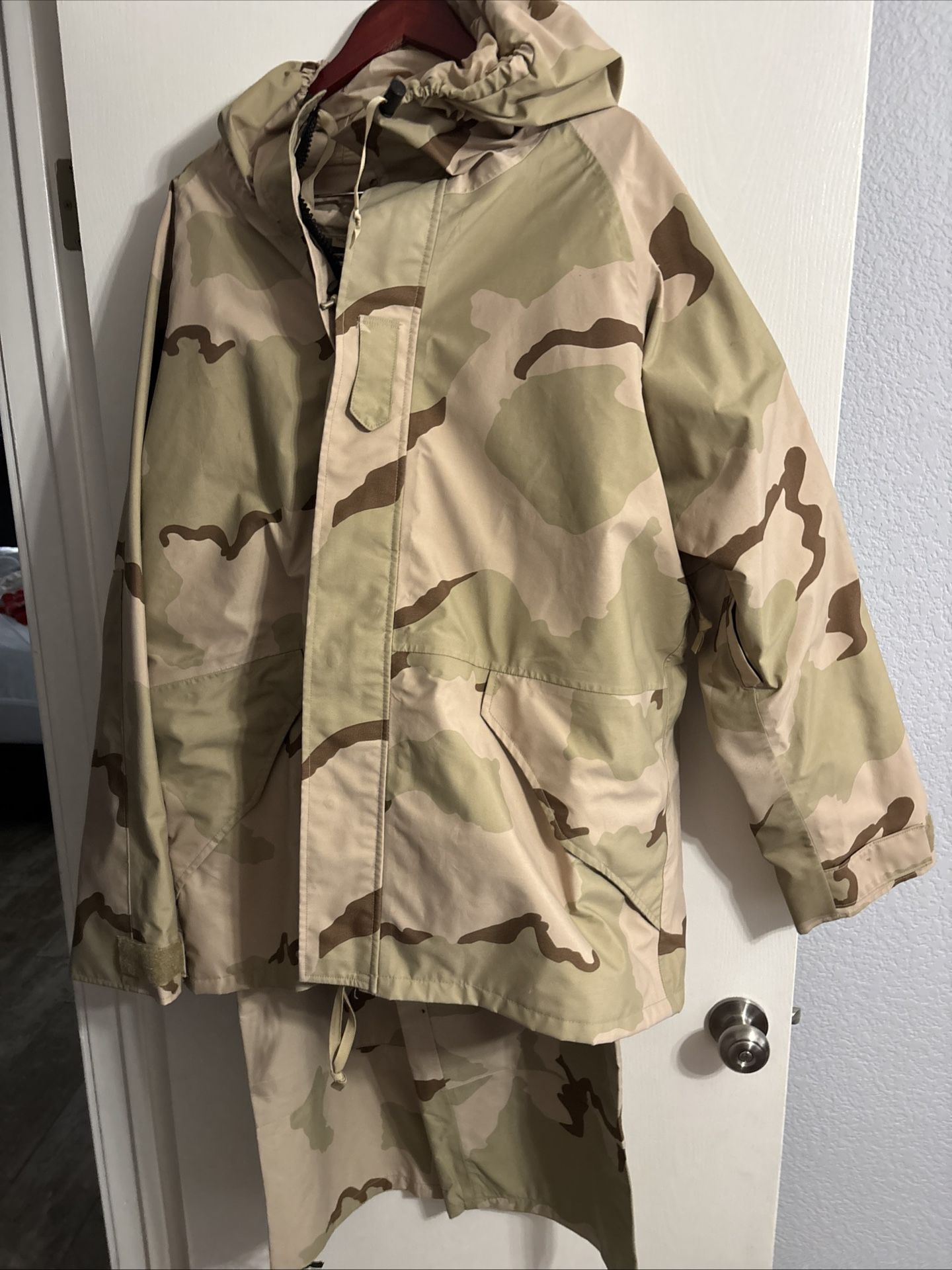 US Military Parka Jacket/Trousers Cold Weather, Desert Camouflage, Size XL Long