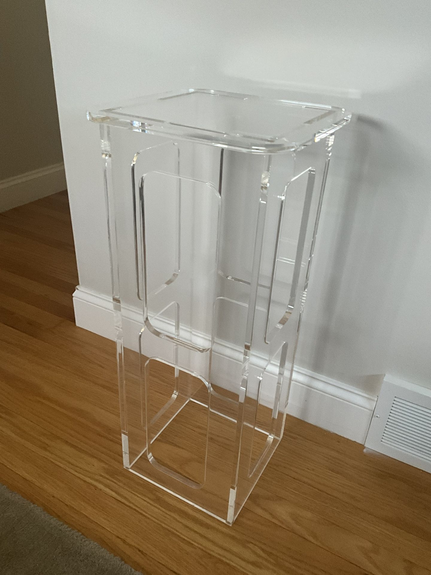 Lucite Clear Acrylic Table In Excellent Condition 28.5” High X 12” Wide