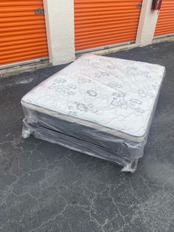 NEW QUEEN PILLOW MATTRESS AND BOX SPR+ING 2pcs