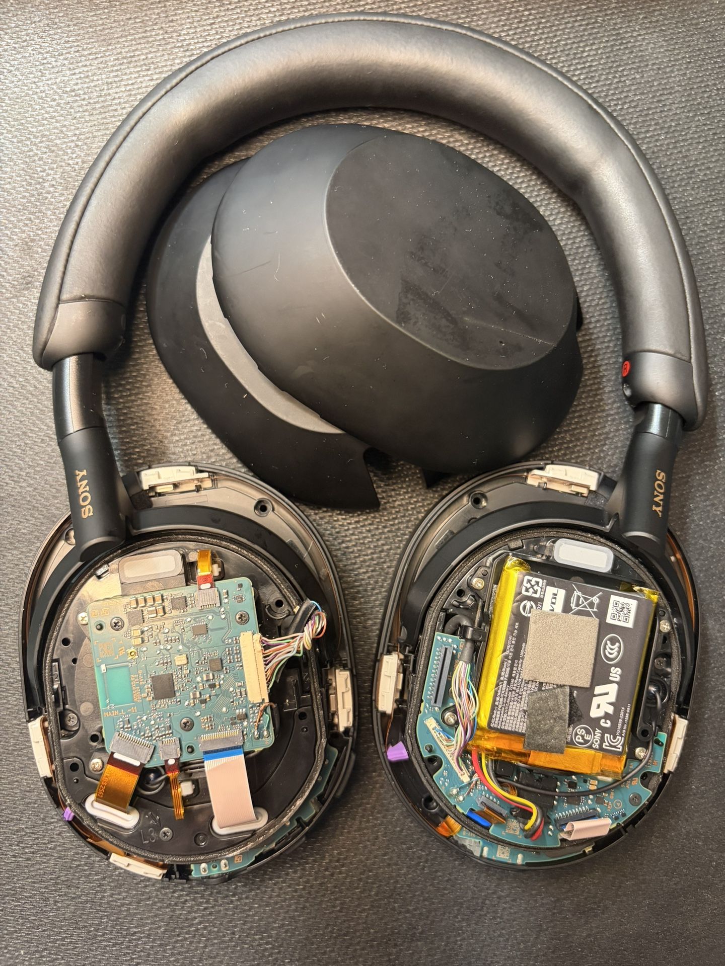 SONY WH-1000XM5 (FOR PARTS)