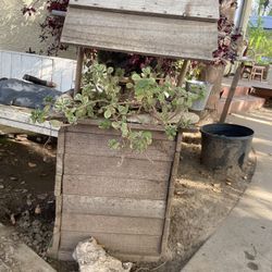 Handmade decorative Wishingwell plant holder,