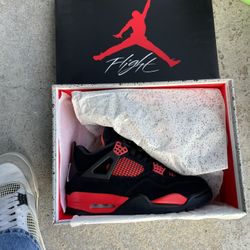 Air Jordan 4 Red Thunder 