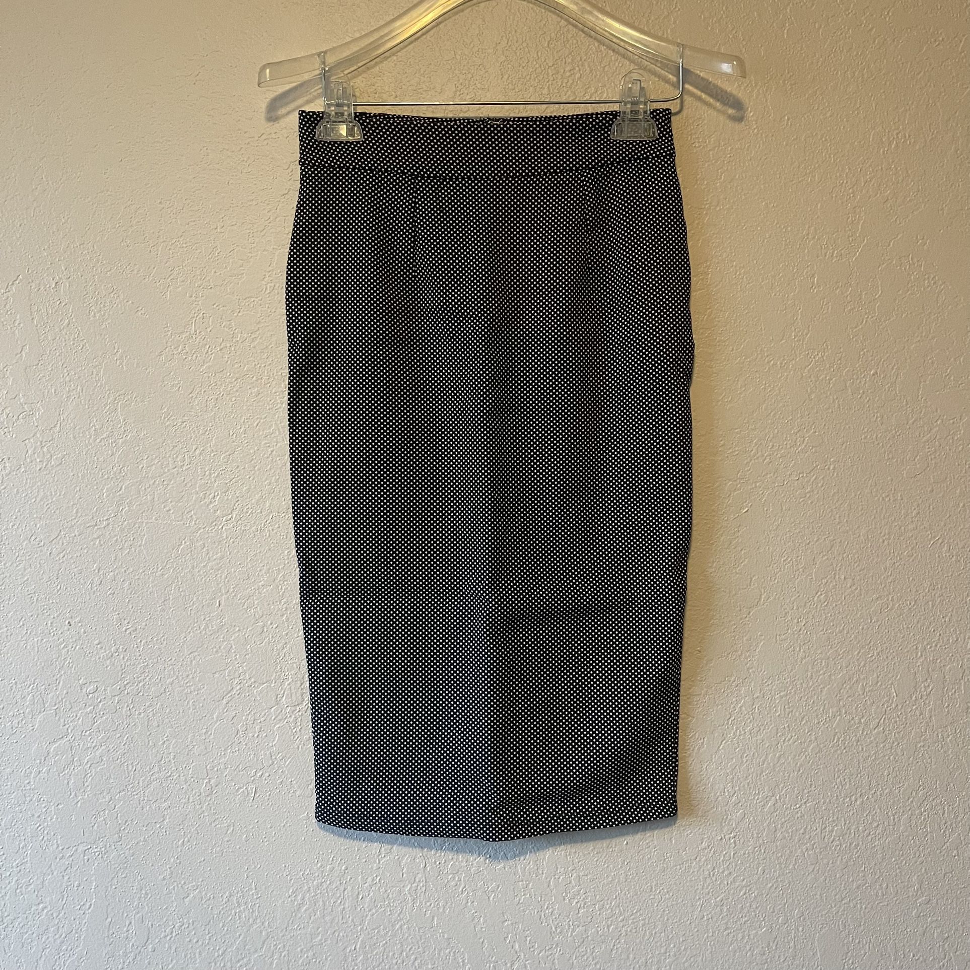 Chocolate USA, Women’s Black & White Polka Dot Back Slit Pencil Skirt, Size M