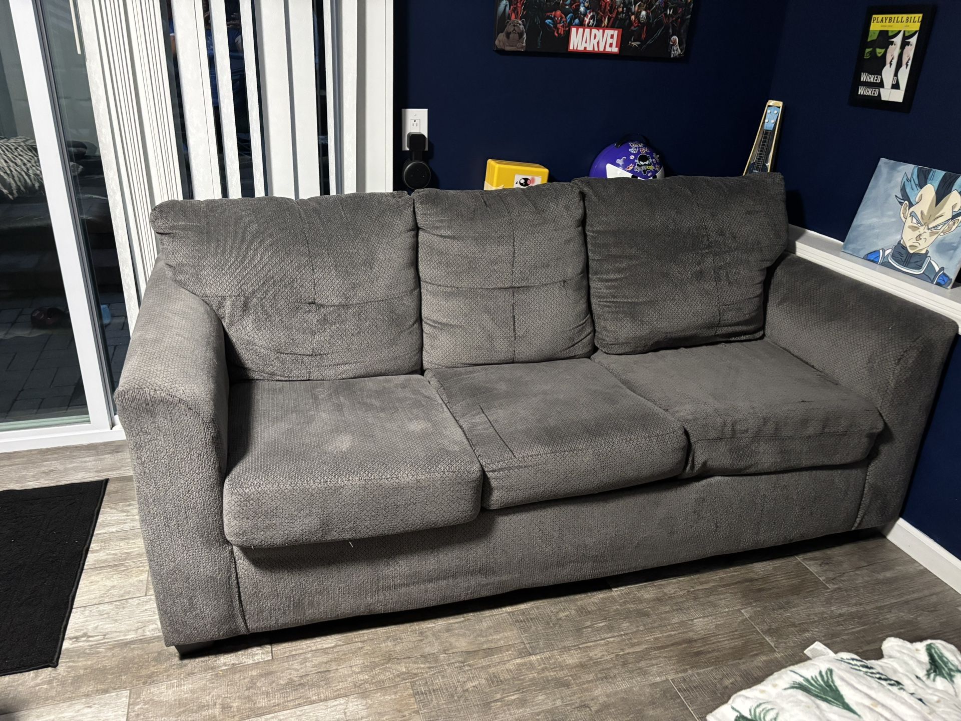 Sofa Free
