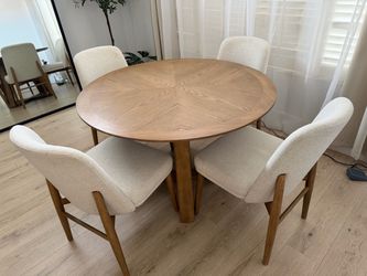 Dining table and 4 chairs