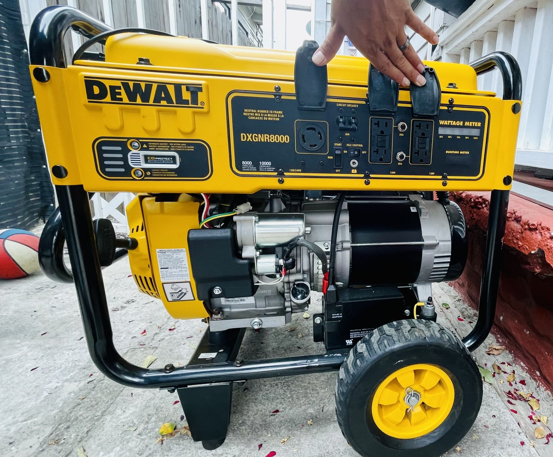 Generator DeWalt DXGNR8000