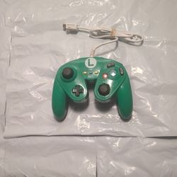Nintendo Wii/GameCube Controller - Luigi Wired Fight Pad-preowned