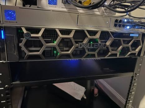 Dell R7515 AMD EPYC 7232P 8 Core