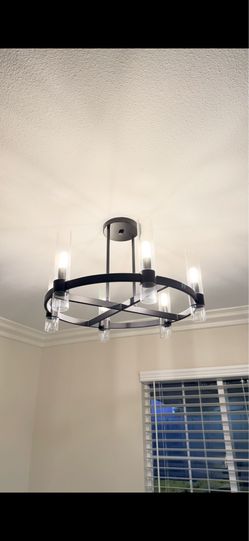 Wagon Wheel 8-Light Black Chandelier