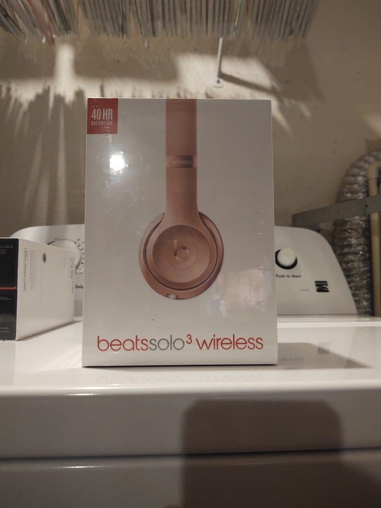 Beats Solo 3 Wireless Rose Gold (Firm On Price, No Trades)