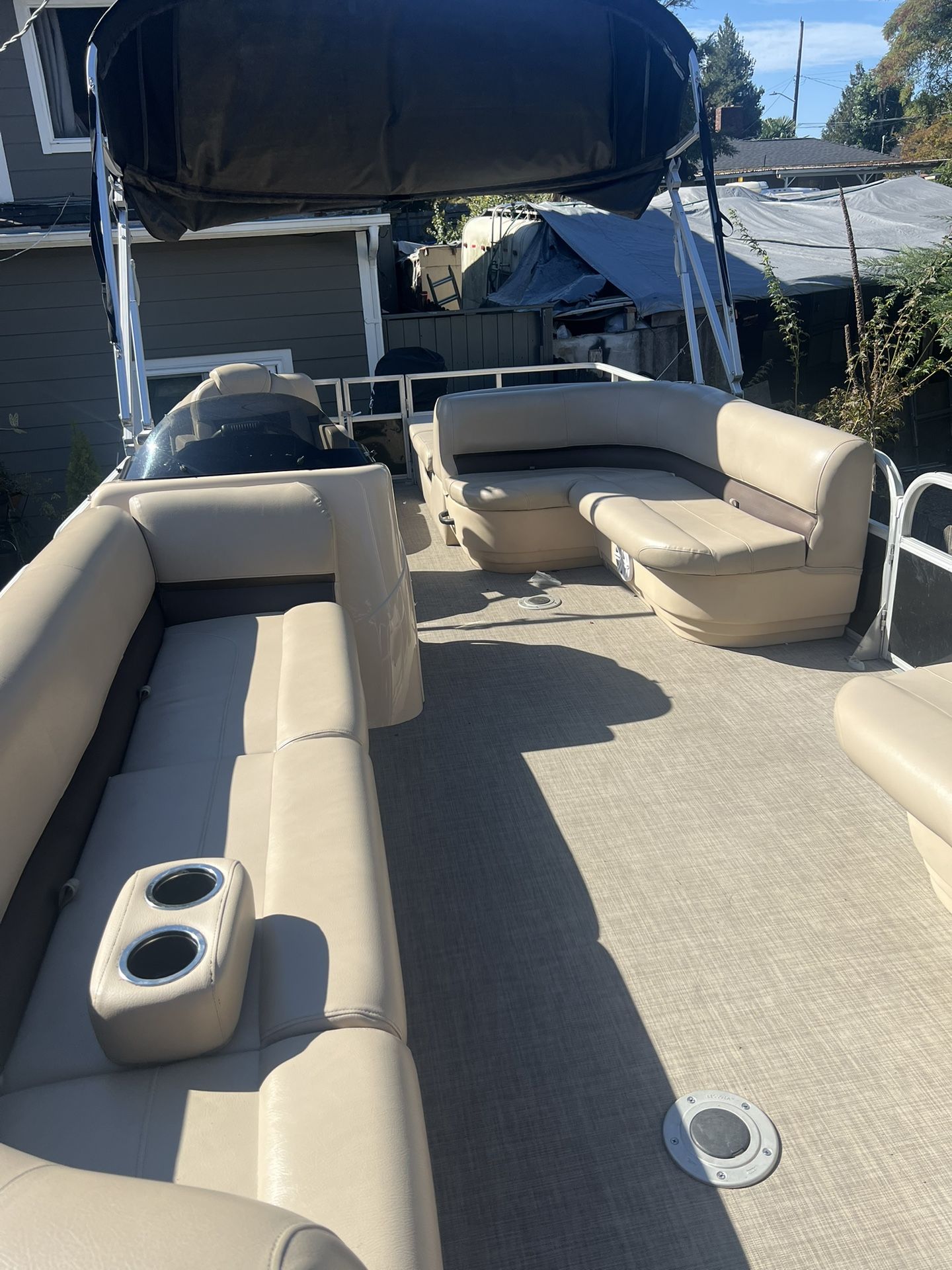 2017 BUJ Pontoon Boat 24 ‘Length, Outboard Gasoline
