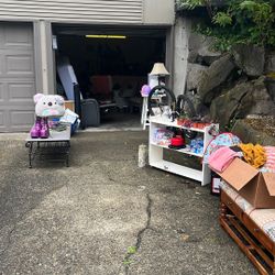 GARAGE/ MOVING SALE FREE STUFF/ PAID STUFF