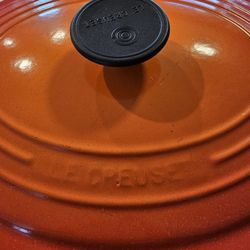 Le Creuset 5 Qt Oval Dutch Oven, Flame