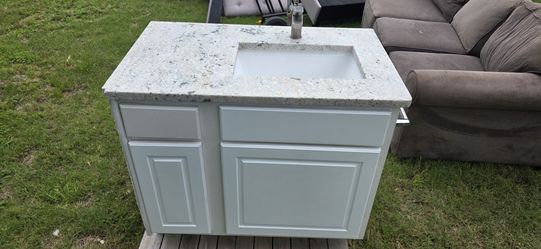 Bathroom Vanity with Granite Countertop 37