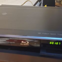 LG Bluray DVD Network Player BD550 Works Great. Watch Video Demo