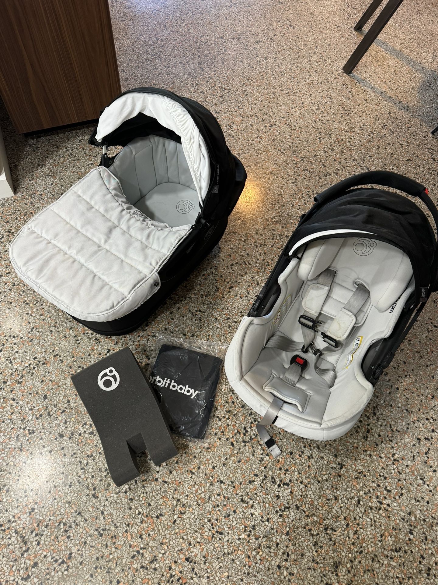 Infant Car Seat & Bassinet - Orbit Baby