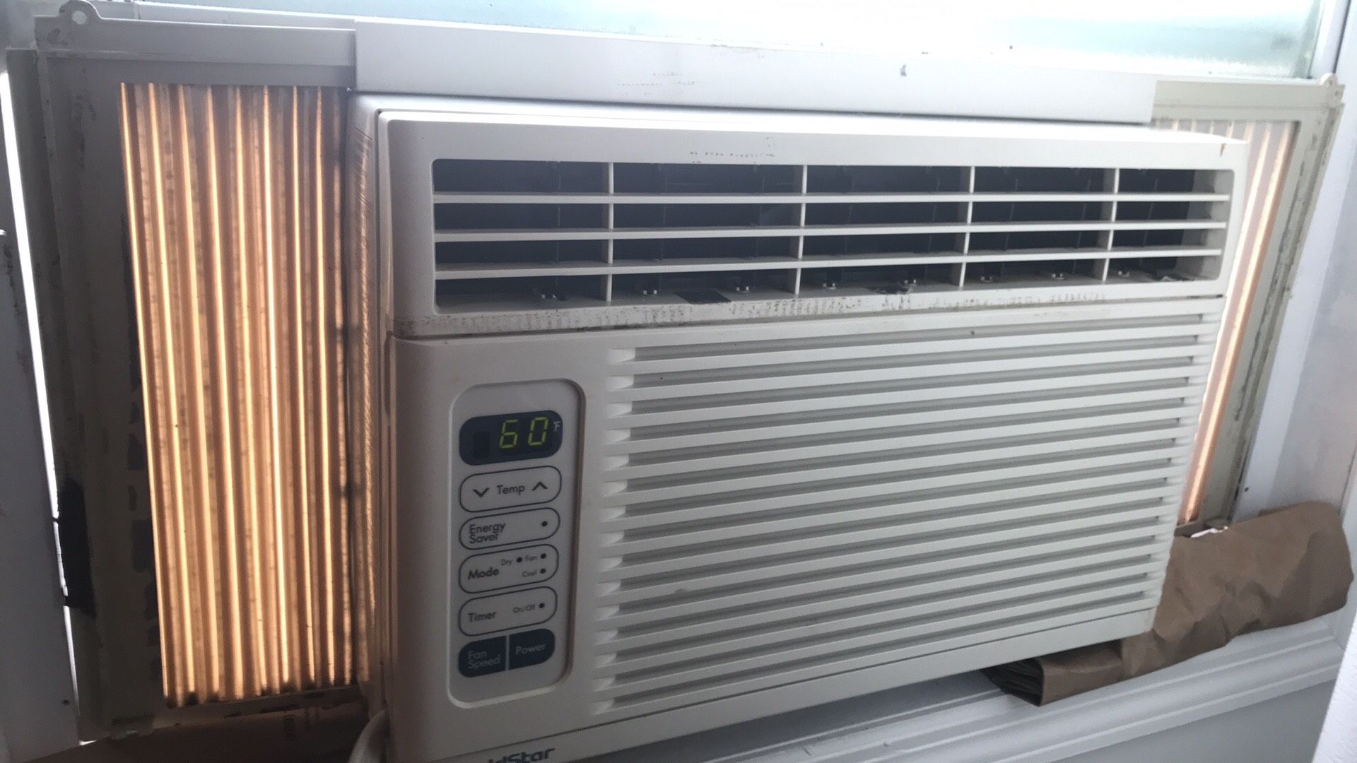Gold star 6000 BTU Window Air Conditioner In Good working condition