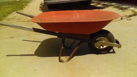 Wheel barrow just needs air in tire