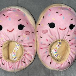 Squishmallow Kids Size 11-12  Dabria the Donut Slippers - EXCELLENT CONDITION