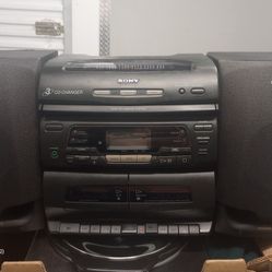 Stereo With Removable Speakers