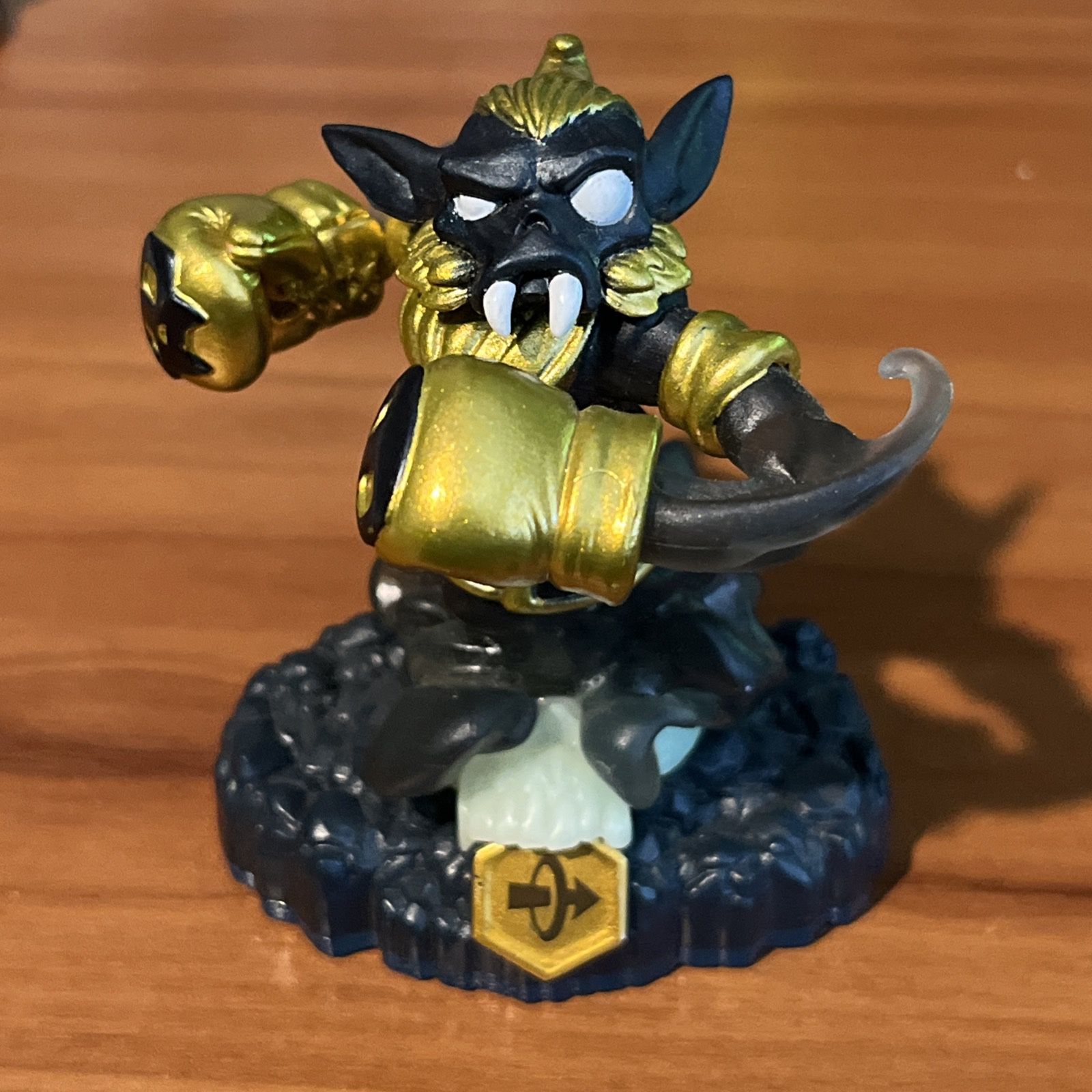 Skylanders Swap Force Legendary Night Shift Swap Figure 2013 Activision (contact info removed)8