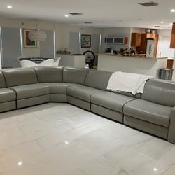 Beautiful  6 Piece Sectional 