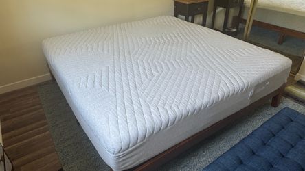 Premium Casper “Wave Hybrid Snow King” mattress