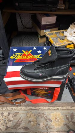 Thorogood boots Men 8.5 EE
