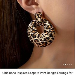 Chic Boho-Inspired Leopard Print Dangle Earrings 