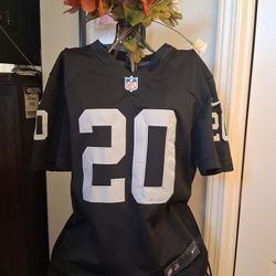 2. Nike NFL Vintage Oakland Raiders Darren McFadden #20 Women's Size XXL