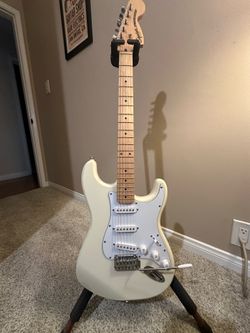 Fender Squier Stratoaster-2021-Excellent condition