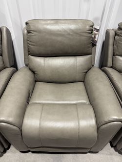 Barcalounger Hollis Leather Zero Gravity Power Recliner with Power Headrest (NEW)