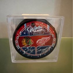 NHL 2009 Winter Classic Wrigley Field Brian Campbell Signed Hockey Puck 