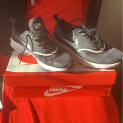 Nike Air Max ‘Thea Black’