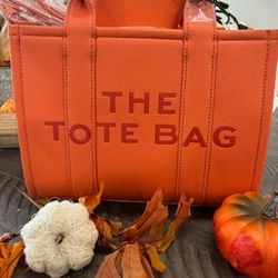TOTE BAGS WITH WALLETS
