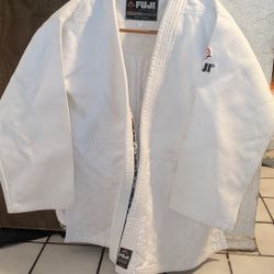 Men’s Fuji Gi, Sz Small, White, Great Quality Kimono $20 firm